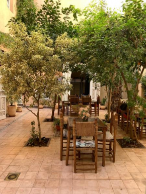 Hostel Laksour